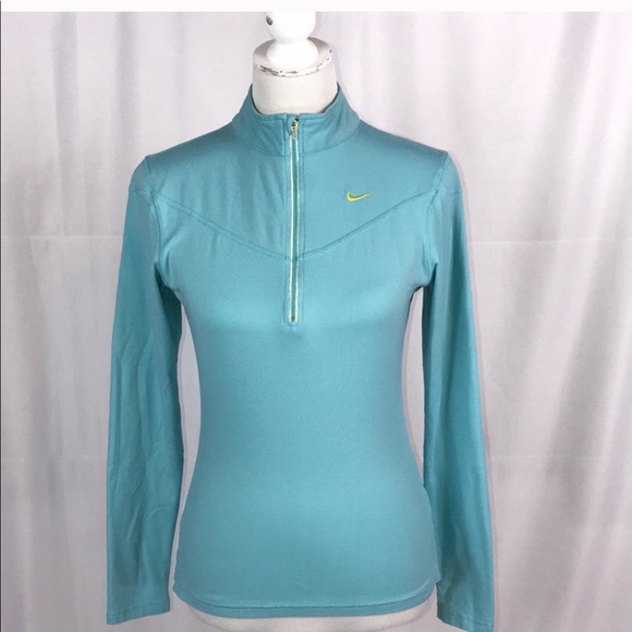 NIKE light blue size medium quarter zip